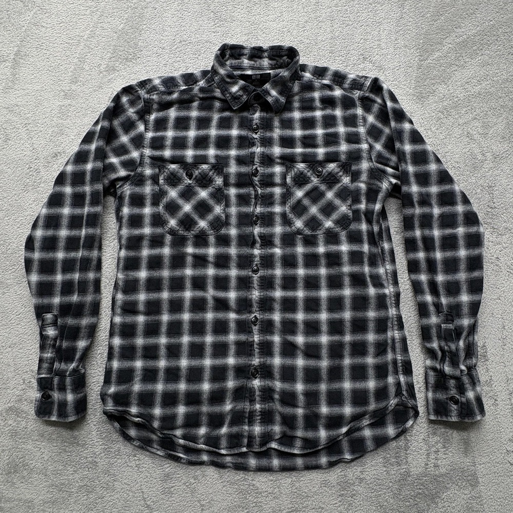 Uniqlo Flannel Shirt Mens‎ Medium Plaid Button Down Double Pocket Casual
